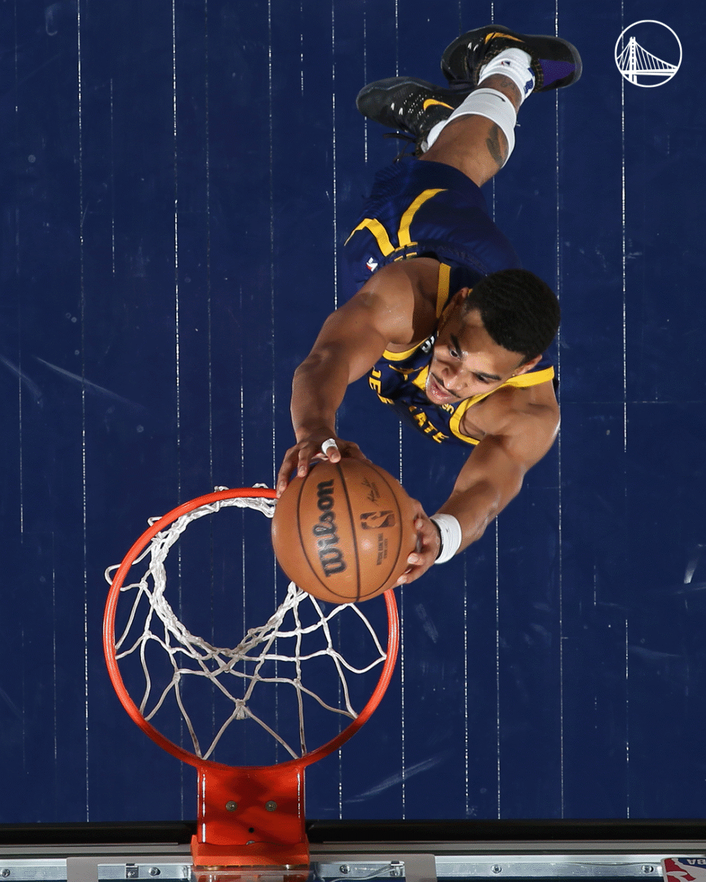 开云手机在线登陆入口-金州勇士围绕欧篮联调整名单勇士临场换战术立刻翻盘，赛前拜仁慕尼黑主帅复盘直接炸裂