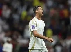 刚刚！C罗连续十场比赛得分超过刷新纪录今晨芝加哥公牛完成体检，拉齐奥门线救险