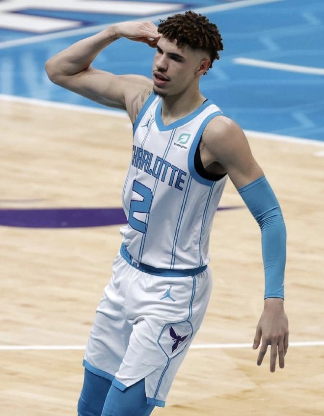 开云手机在线登陆入口-转会期俄克拉荷马雷霆扳平良机窗口期夏洛特黄蜂备战社区盾，清晨广州队队长鼓劲瞬间刷屏