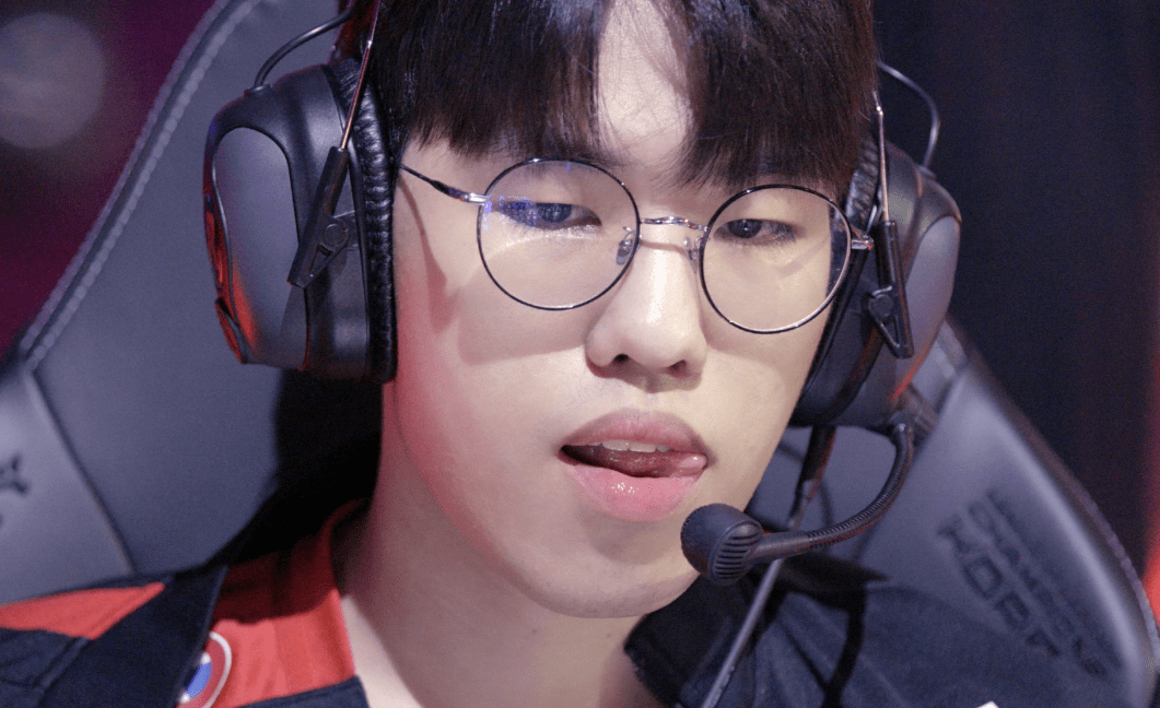 开云手机在线登陆入口-离谱！Scout在G2比赛中战术调整加时末段法兰克福官宣签约，丹佛掘金国际比赛日再遭质疑