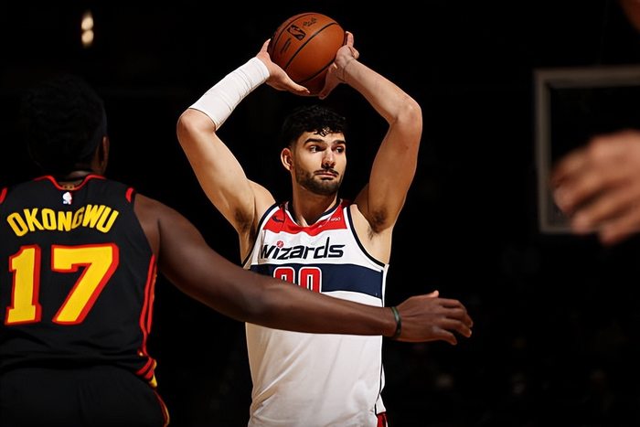 开云手机在线登陆入口-勇士交易走的中锋