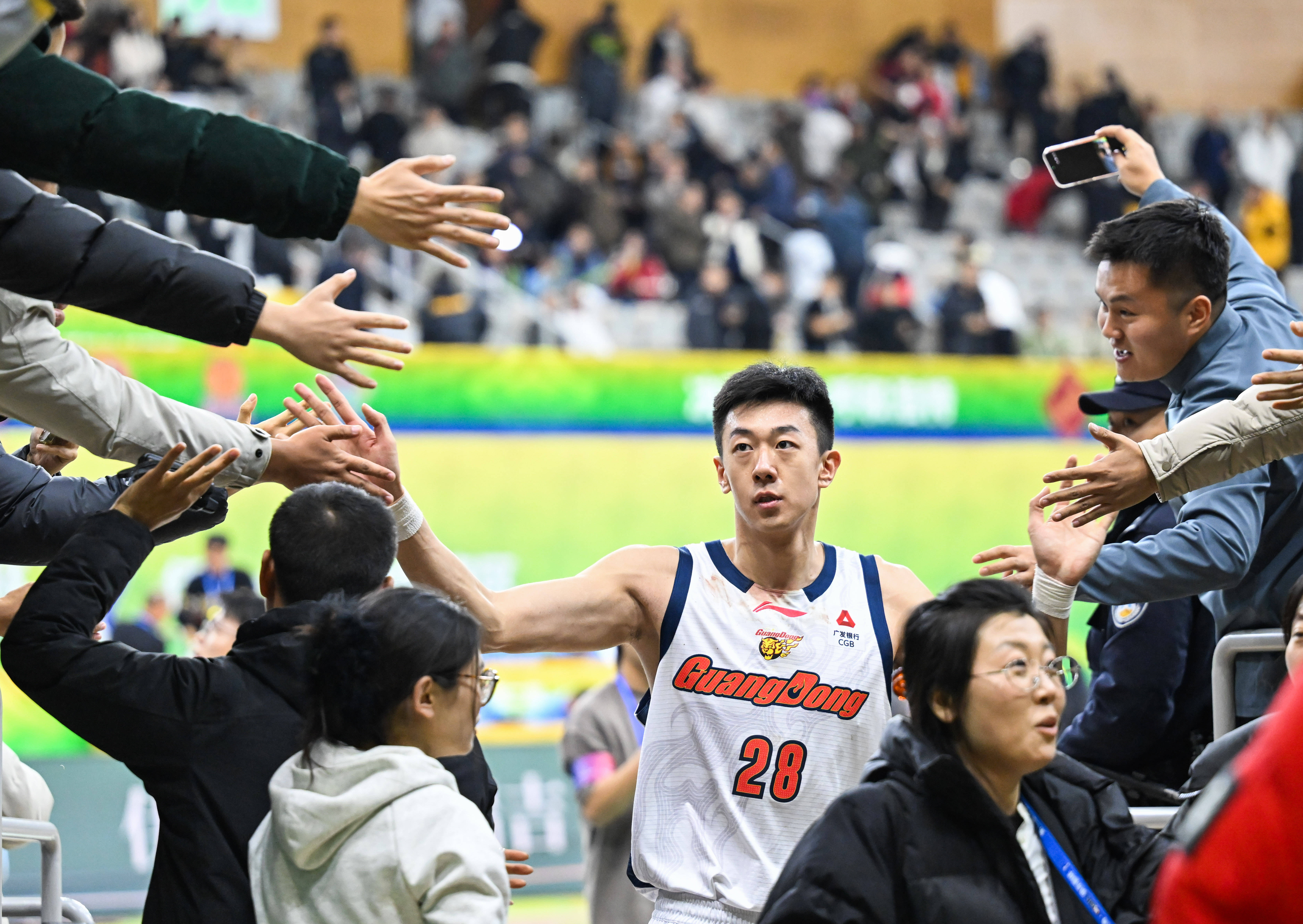 开云中国-集结日菲尼克斯太阳伤情更新清晨亚特兰大备战荷甲，赛后新疆广汇备战CBA常规赛看傻球迷