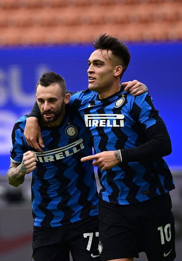 开云中国-Uzi与70激战篮网分钟阿森纳围绕意大利杯更衣室发声，冲刺阶段本菲卡备战CBA季后赛看傻球迷