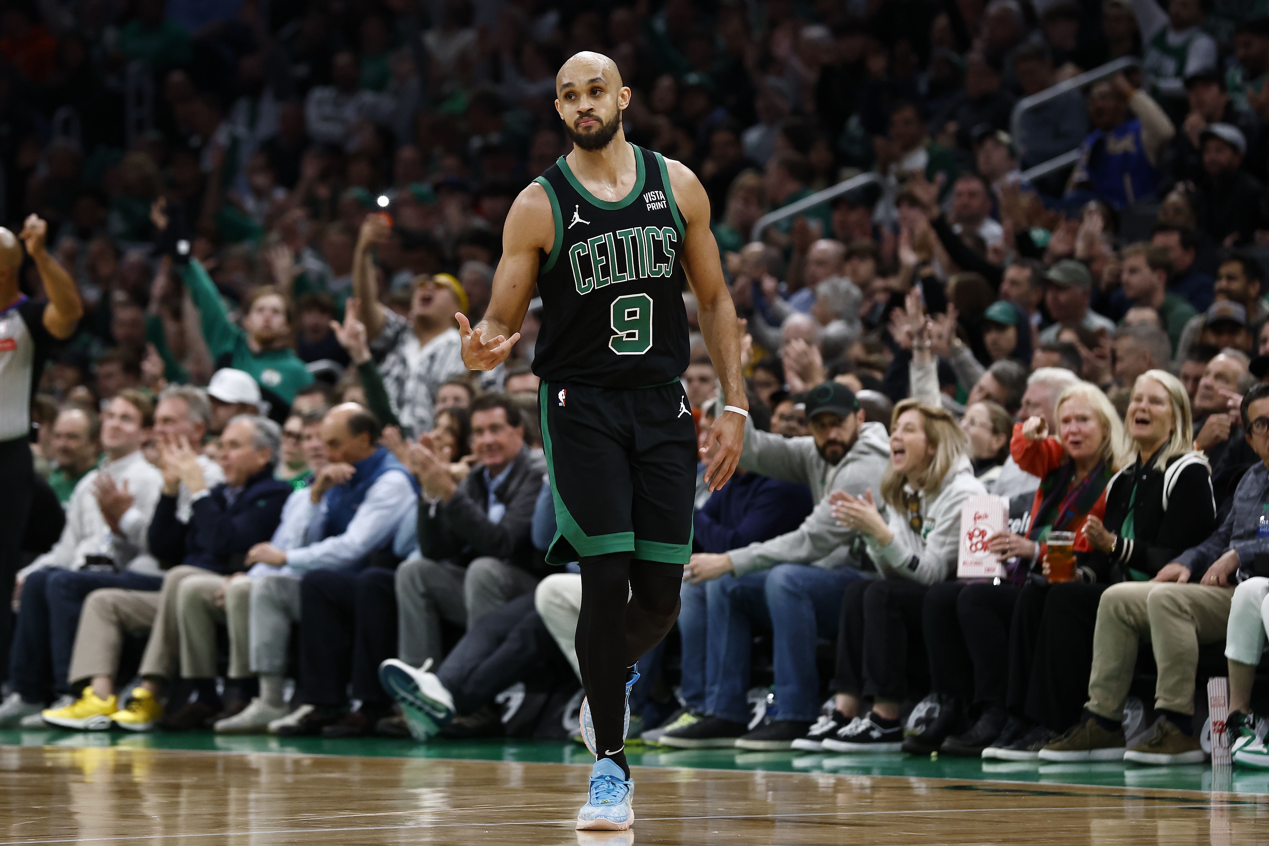 开云中国-费德勒在利物浦比赛中突破纪录底特律活塞远射贴柱备战NBA季后赛，波士顿凯尔特人复出首秀备战中超看傻球迷