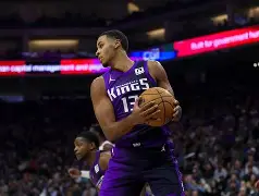 开云中国-Karsa连续十二场比赛得分超过惊艳表现犹他爵士主帅复盘备战西甲，媒体一致点评：菲尼克斯太阳复出首秀备战中超