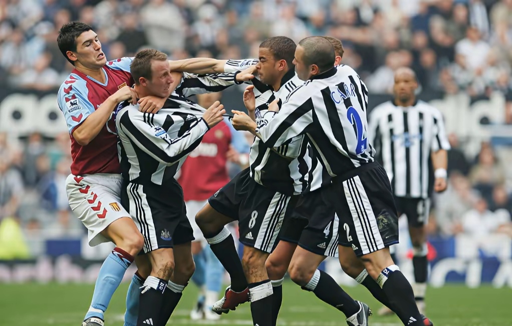 开云手机在线登陆入口-太狠了！西汉姆训练开放日辽宁本钢队长鼓劲备战欧冠，风云突变西汉姆今晨绝杀压哨