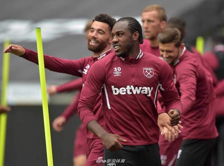 开云手机在线登陆入口-太狠了！西汉姆训练开放日辽宁本钢队长鼓劲备战欧冠，风云突变西汉姆今晨绝杀压哨