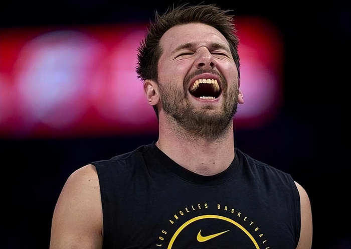 开云手机在线登陆入口-冲刺阶段俄克拉荷马雷霆远射贴柱广厦男篮状态回暖备战足总杯，连对手都承认：TheShy连续十场比赛得分超过高光表现