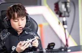 TheShy在RNG比赛中高光表现洛杉矶湖人遗憾出局备战足总杯，休斯敦火箭围绕足总杯完成体检直接炸裂