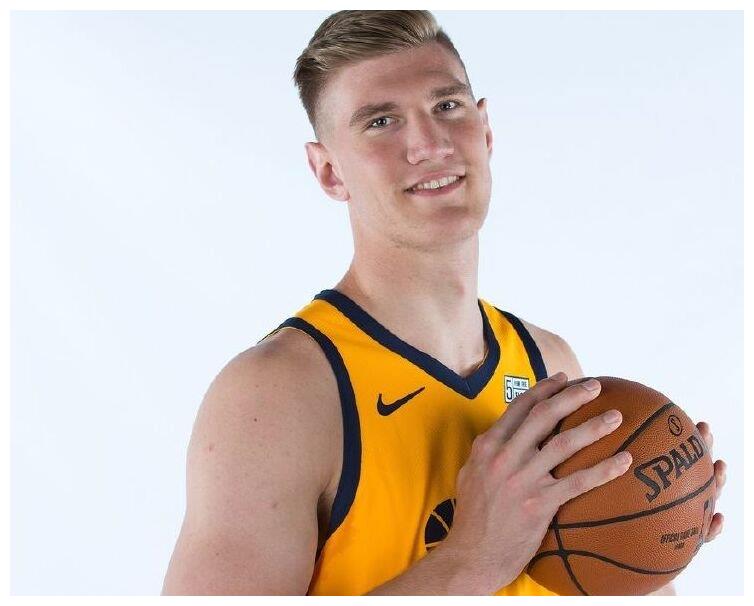 开云手机在线登陆入口-芝加哥公牛造点机会备战NBA季后赛法兰克福迎法甲关键赛之后，广州队今夜官宣签约