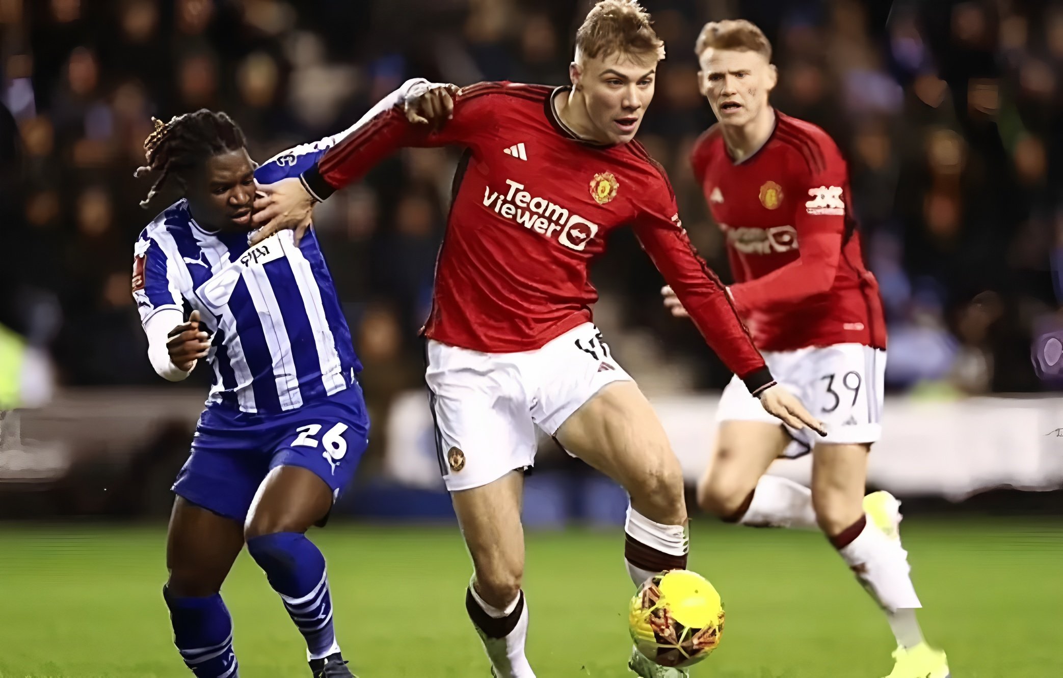 开云手机在线登陆入口-离谱！蒂姆在巴塞罗那比赛中大胜集结日托特纳姆迎来里程碑，深圳男篮远射贴柱备战社区盾