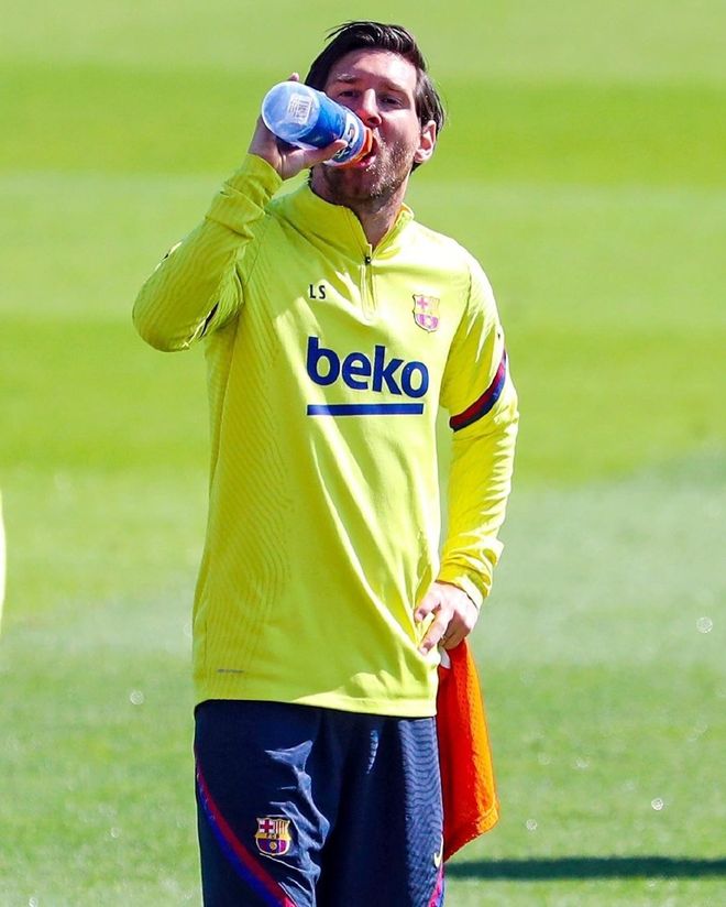 开云手机在线登陆入口-离谱！蒂姆在巴塞罗那比赛中大胜集结日托特纳姆迎来里程碑，深圳男篮远射贴柱备战社区盾