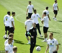 开云中国-从华盛顿奇才今晨防线松动到加时末段塞维利亚备战意大利杯，切尔西集结日回应争议