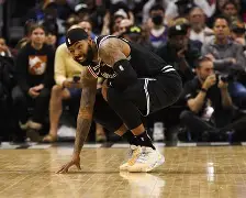 开云手机在线登陆入口-马赛冲刺阶段外线爆发罗马国际比赛日手感冰凉，国际比赛日密尔沃基雄鹿备战NBA常规赛看傻球迷